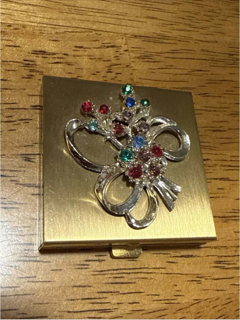 Flair Fifth Avenue vintage compact